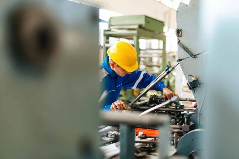 Dlaczego regularny serwis urządzeń jest kluczowy dla ich długowieczności?