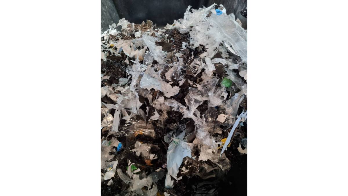 Rozdrabniacz młynek niszczarka do odpadów foli stretch taśmy PP PET shredder dwuwałowy RF-137 3 kW (4kW opcja) - 140_2.jpg